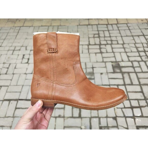 NEW! FRYE Women’s ANNA Shortie Short Leather Pull On Ankle Boots Camel Size 9 M - Picture 2 of 9